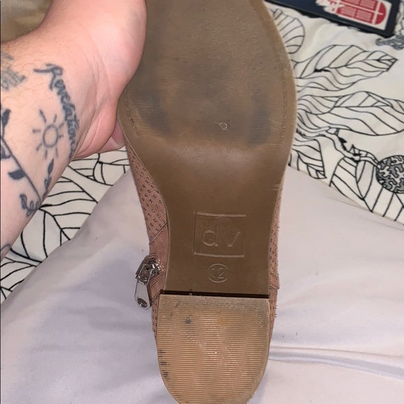 Boots - Picture 6 of 8